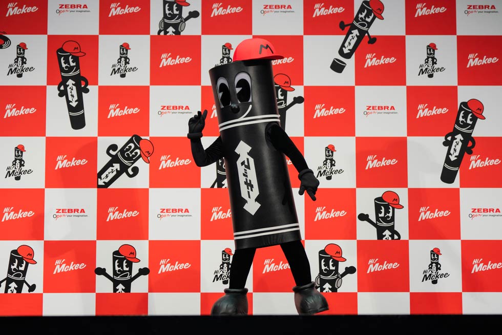 油性ペン「マッキー」がキャラ化 岡崎体育のMVで、ゼブラ本気の挑戦