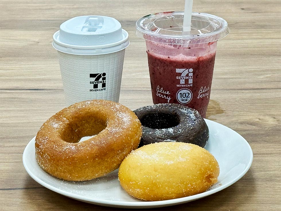セブン「ドーナツ再挑戦」の勝算 ふんわり揚げたてで「0.5食攻略