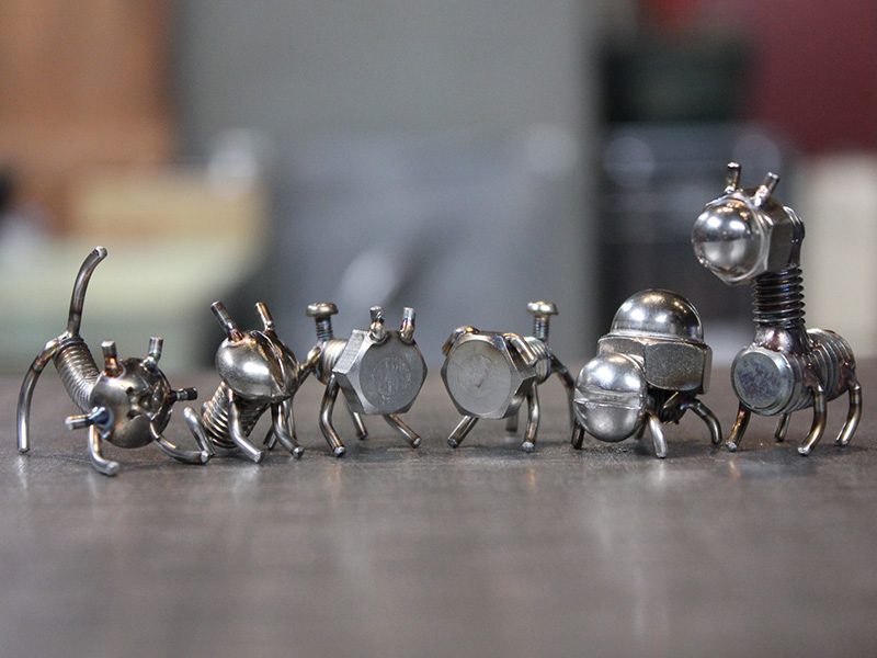 町工場発の謎の金属製動物フィギュア「ネジマル」が話題に ANA