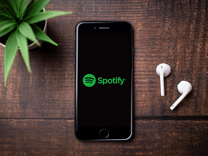 Spotifyが「ポッドキャスト広告」本格開始　25年に音声広告は飛躍するか