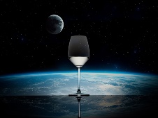 獺祭は宇宙へ グラス1杯「1億1000万円」の日本酒にかける強烈な危機感