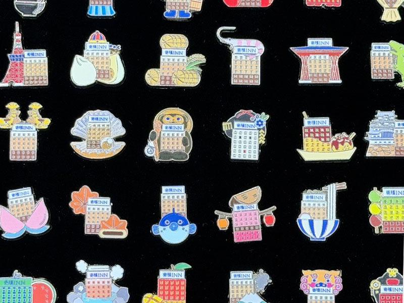 「本気を出すと沼る」東横インのピンバッジ　13万個売れの“怪”戦略