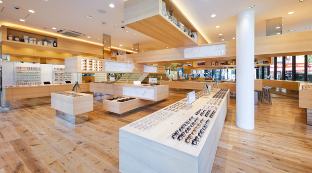 Jins 赤字転落や売上低迷を乗り越え 安売り店 から脱却 日経クロストレンド