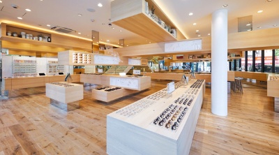 Jins 赤字転落や売上低迷を乗り越え 安売り店 から脱却 日経クロストレンド Jins 赤字転落や売上低迷を乗り越え 安売り店 から脱却 日経クロストレンド