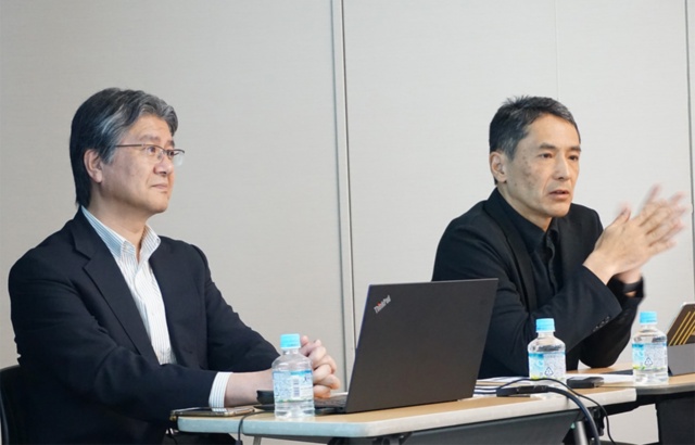 イーライフ エグゼクティブ・アドバイザーの石井龍夫氏（左）と代表取締役CEOの藤原誠一郎氏
