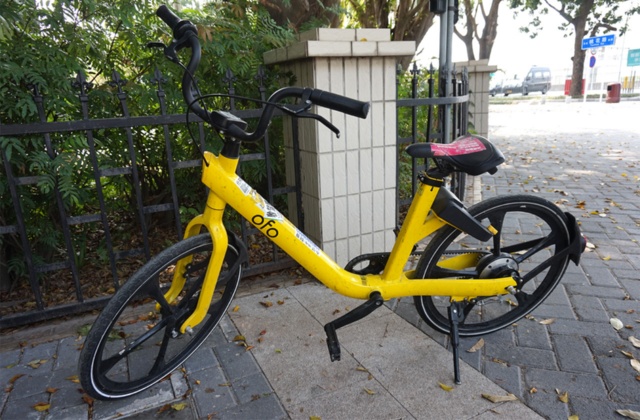 オフォの最新の自転車。プラスチック製のスポークが特徴
