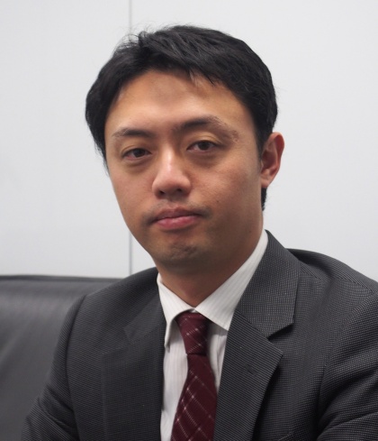 松尾 豊氏。1975年生まれ。東京大学大学院工学系研究科 技術経営戦略学専攻 特任准教授。主な著書に『人工知能はなぜ未来を変えるのか』などがある