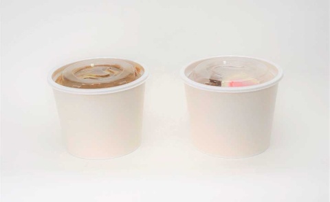 容器は片手でしっかりと握れるくらいの大きさ。一般的な弁当の熱量は600~700キロカロリーだが、一膳ごはんはその7割程度