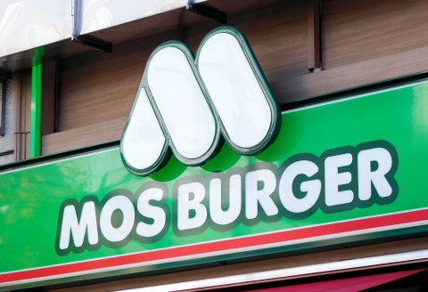 10月のモスバーガーの売上高は前年同月比14.9%減だった。9月は同15.1%減だったので、2カ月連続で大幅なマイナスになっている