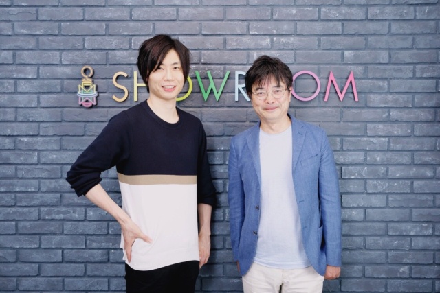 SHOWROOMの前田裕二社長(左)とエステー執行役エグゼクティブ・クリエイティブディレクターの鹿毛康司氏(右)