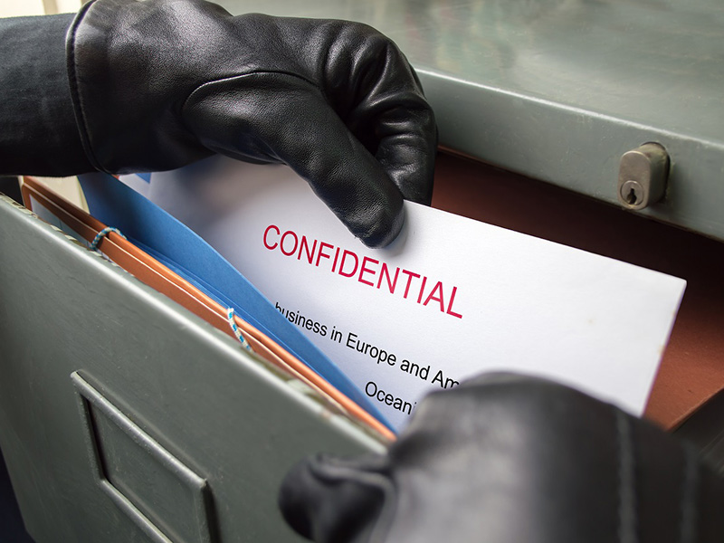 楽天モバイルの従業員逮捕! “情報流出”を防ぐ手立ては?