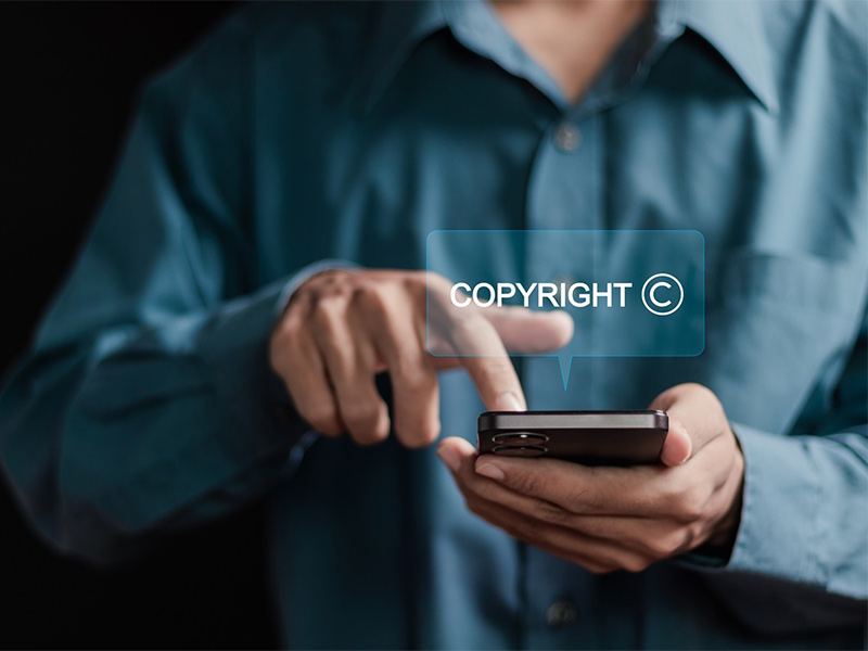 知的財産推進計画や個人情報保護法がAIビジネスに影響