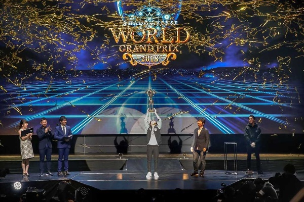 飲料 電機 メガバンクもeスポーツに参画 狙いは若者との接点 日経クロストレンド 飲料 電機 メガバンクもeスポーツに参画 狙いは若者との接点 日経クロストレンド