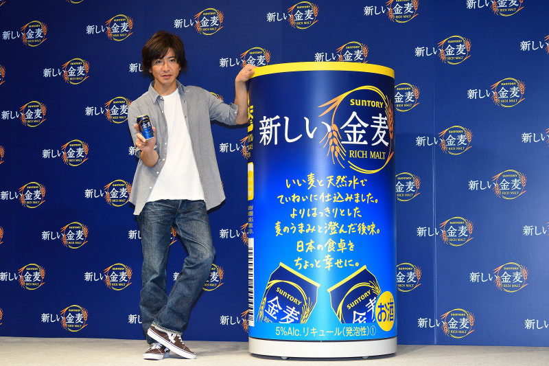2019年2月26日の新CM発表会に登場した新CMキャラクターの木村拓哉。パッケージデザインも手書き風メッセージに変え、「幸せな食卓」を表現