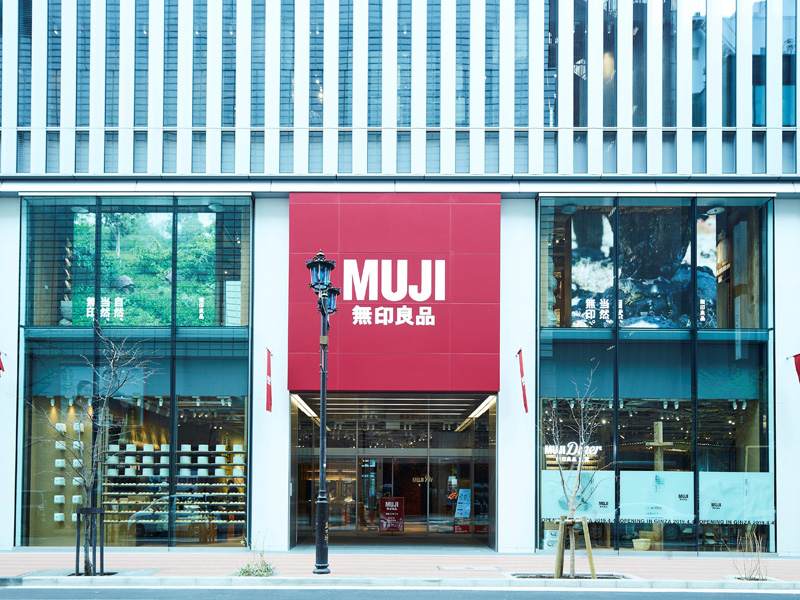 無印良品の新旗艦店、見どころは「青果売り場」や「弁当販売」