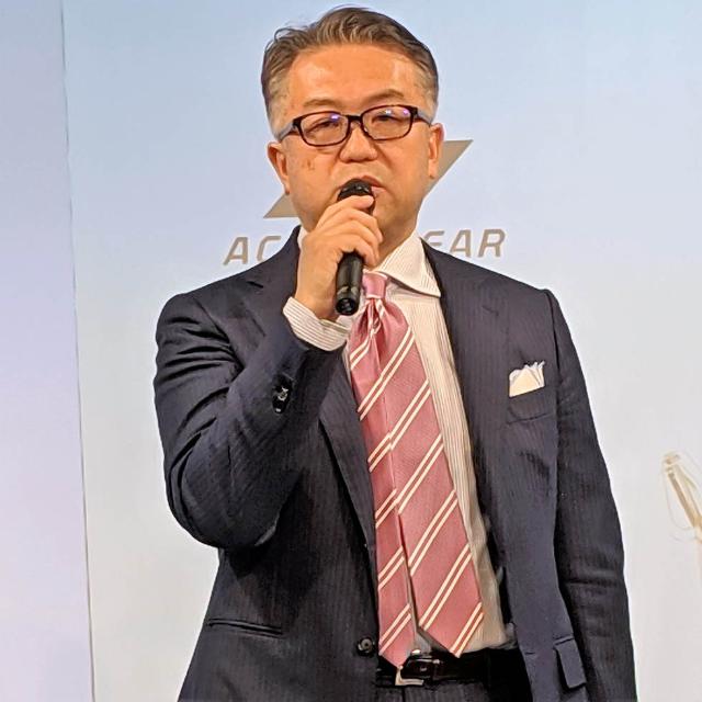 ドンキ開発のコラボヨーグルトは 片手持ち で筋トレ女子を狙う 日経クロストレンド ドンキ開発のコラボヨーグルトは 片手持ち で筋トレ女子を狙う 日経クロストレンド