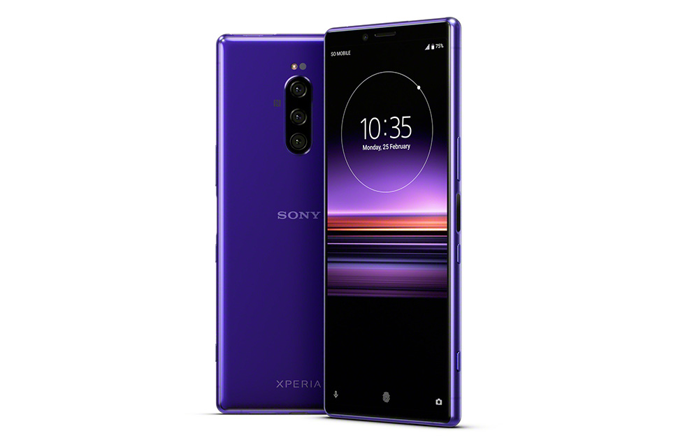 ソニーの「Xperia 1」。名称はXZシリーズから一新された。NTTドコモ、au、ソフトバンクが取り扱う。写真はグローバルモデルのもの