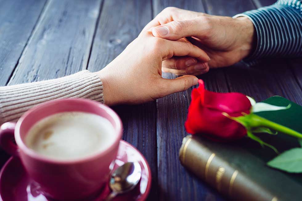結婚相談所ノッツェが新たに遺伝子検査を用いた婚活サービスを行っている。希望条件にとらわれない婚活が始まった（写真／Shutterstock）