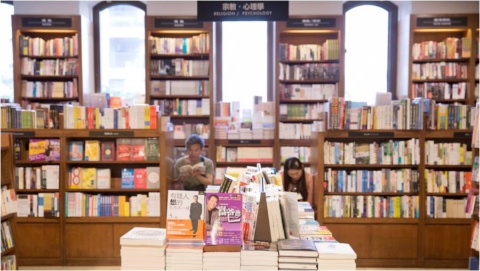 「24時間時差のない読書生活」をコンセプトとする「誠品生活敦南店」は1989年開業の1号店。TIME誌アジア版で「アジアで最も優れた書店」に選ばれた