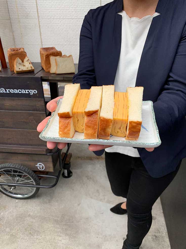 厚焼きの卵焼きをパンに挟んだサンドイッチを提案。卵焼きは甘しょっぱい東京風
