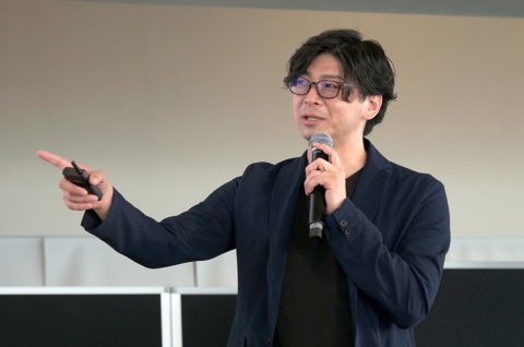 世界そして日本の新たな情報を、デジタルガレージ主催の「THE NEW CONTEXT CONFERENCE 2019 TOKYO」で次々と紹介する、ZOZOテクノロジーズのVP of AI driven business, イノベーション推進部部長の野口竜司氏