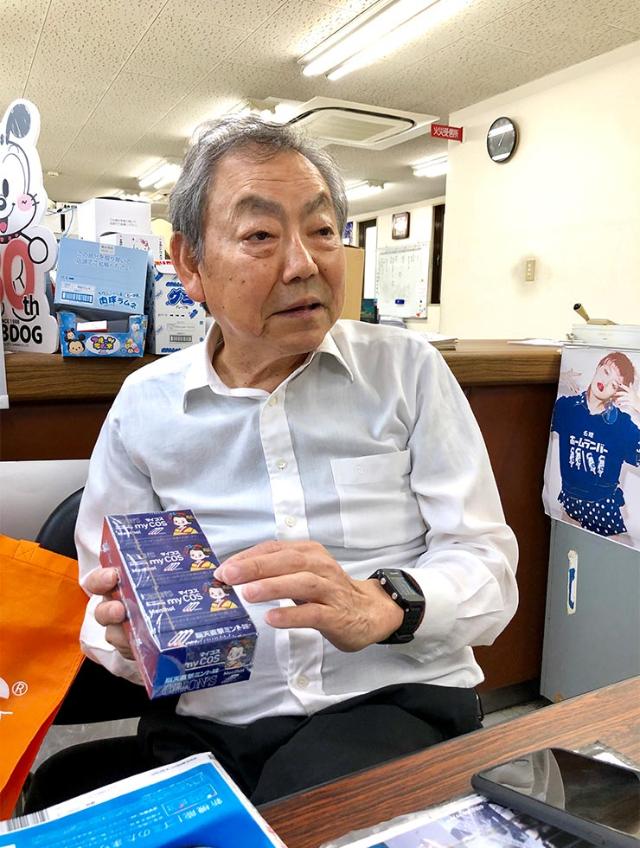 ココアシガレット が人気再燃 老舗駄菓子会社のしたたか経営 2ページ目 日経クロストレンド ココアシガレット が人気再燃 老舗駄菓子会社のしたたか経営 2ページ目 日経クロストレンド