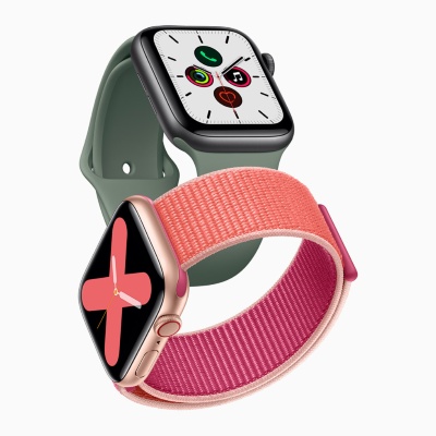 「Apple Watch Series 5」を9月20日に市場へ投入する。常時画面点灯が初めて可能になり、18時間のバッテリー駆動が可能。価格は4万2800円（税別）から。なお旧型の「Apple Watch Series 3（GPSモデル）」を1万9800円（税別）に値下げして併売することも同時発表した（提供／米Apple）