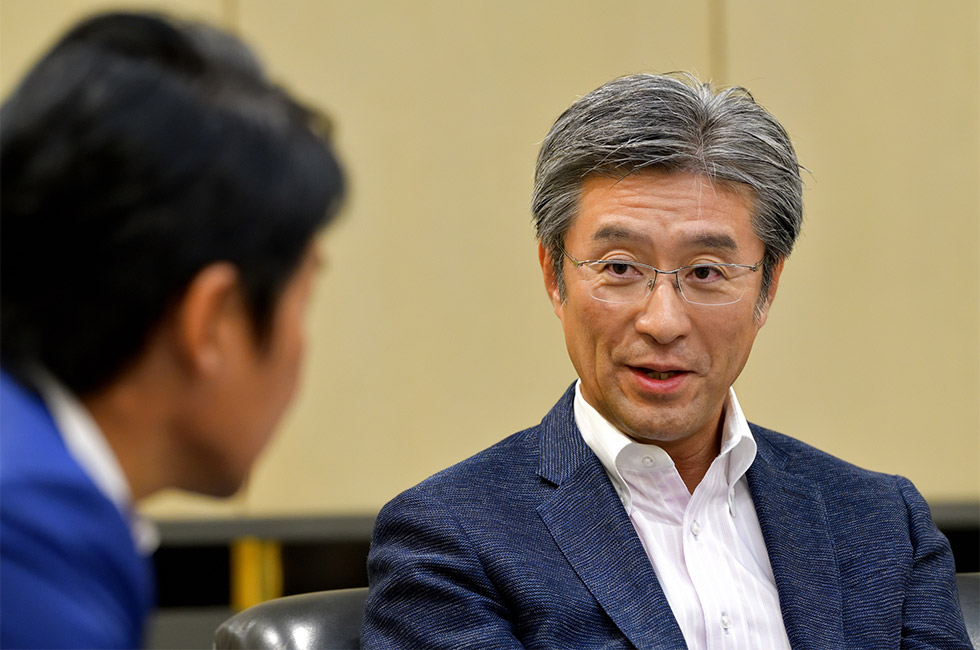 「Intel World Open」の意義について熱く語るインテルの鈴木社長