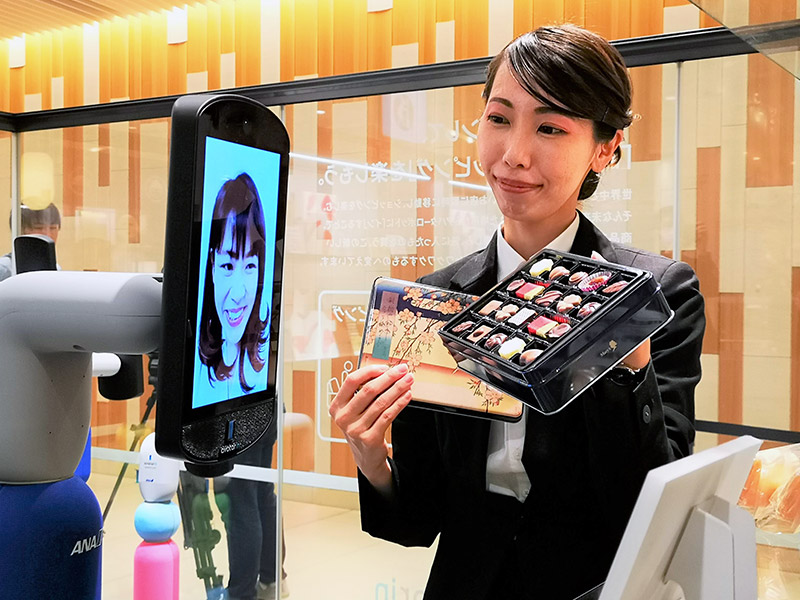 ANA×三越伊勢丹が「買い物アバター」　百貨店が再び輝く？