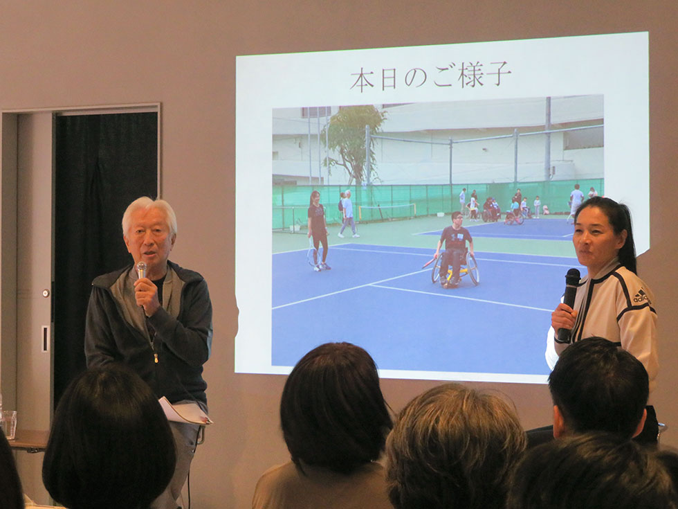 聞き手は虎屋社長の黒川光博氏、話し手はテニスプレーヤーの伊達公子氏