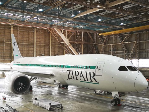 ZIPAIRのボーイング787型機。親会社である日本航空（JAL）の中古機材だが、内外装は一新されている