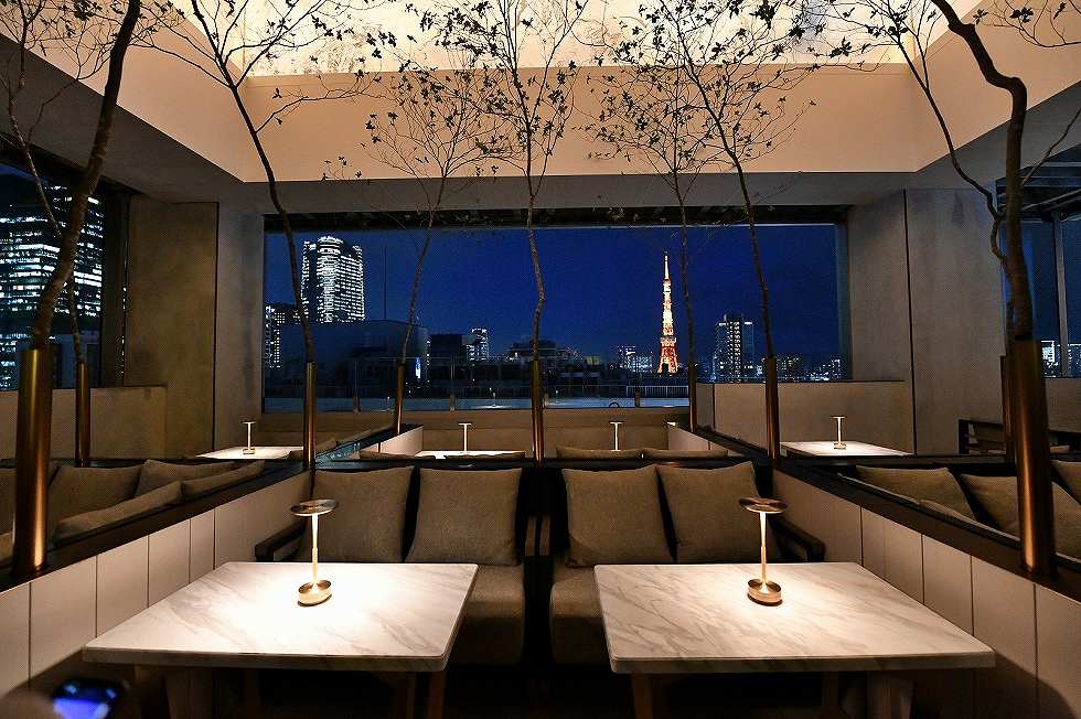 テラス席から眺める東京タワーの夜景は人気 日経クロストレンド