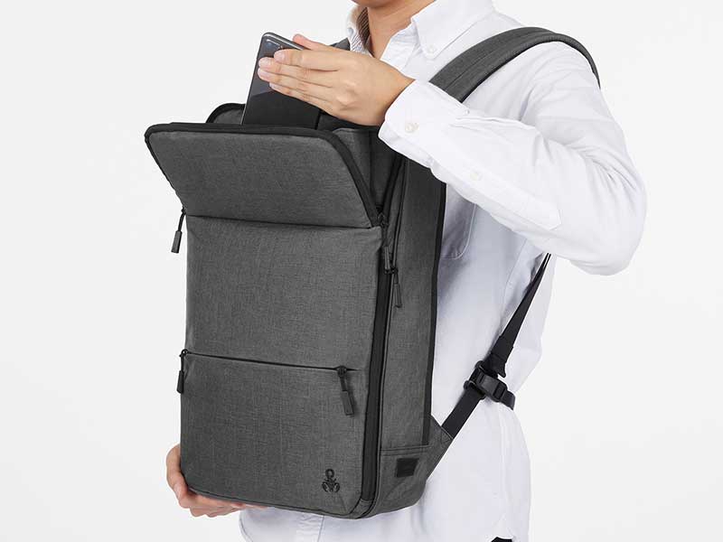 好調ビジネスリュックに変革　エース新商品は「基本前持ち」