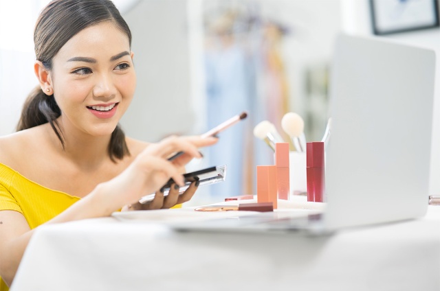 Grwmとは Youtubeで大人気 謎の 4文字動画 日経クロストレンド Grwmとは Youtubeで大人気 謎の 4文字動画 日経クロストレンド