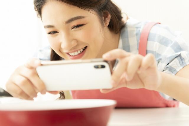 外出自粛なら家で おしゃピク 映えで盛り上がる若い女性たち 日経クロストレンド 外出自粛なら家で おしゃピク 映えで盛り上がる若い女性たち 日経クロストレンド