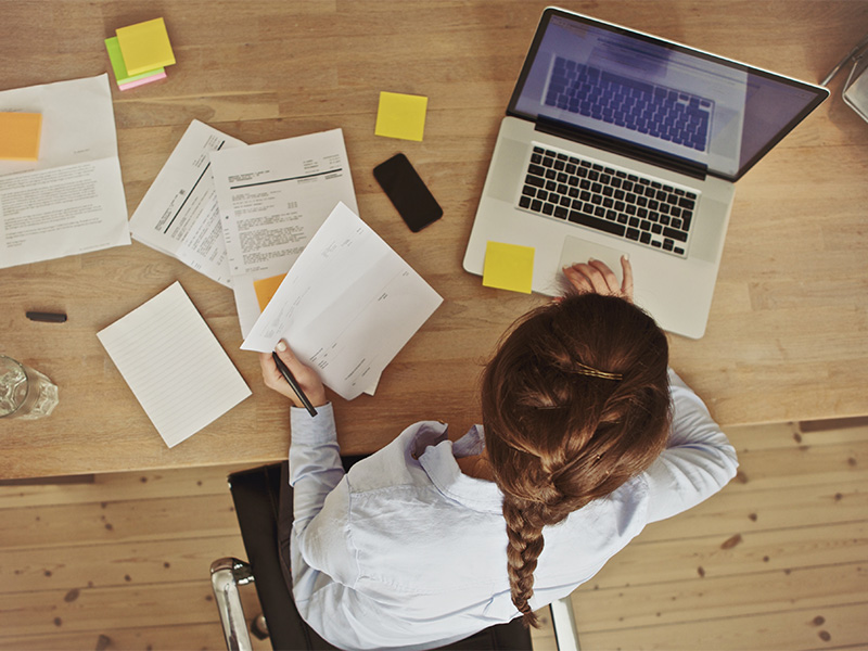 管理職の4割は部下の仕事ぶりに不満　テレワーク導入企業調査