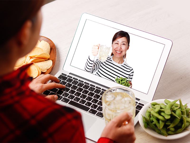 宅飲みの主役は高アルコールへ？　スピリッツが前年同月比3倍増