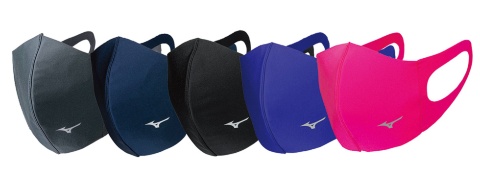 水着の素材を採用したミズノのマスク「マウスカバー」は伸縮性に優れる