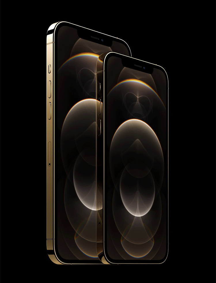 「iPhone 12 Pro」シリーズは6.1インチの「iPhone 12 Pro」（写真右）と、6.7インチの「iPhone 12 Pro Max」（写真左）の2機種を用意