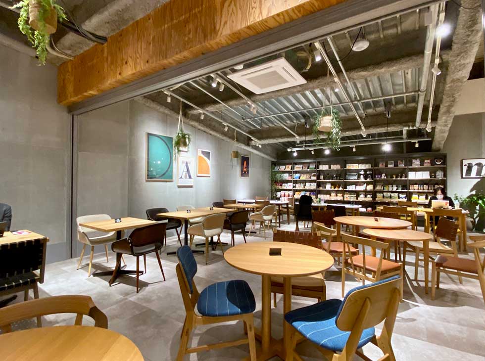 カフェ ル ガラージュ では島忠がセレク 日経クロストレンド