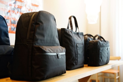 新ブランド「モノリス」のラインアップはバックパック、2WAYバッグ、トートバッグ、ショルダーバッグの4タイプ