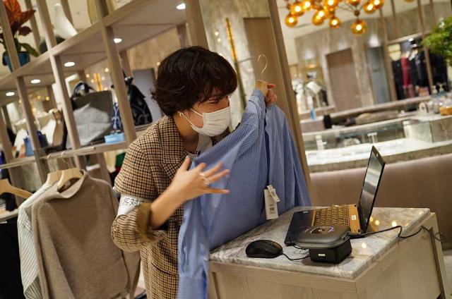 三越伊勢丹 全商品リモート販売 目指すはネット接客の新様式 日経クロストレンド