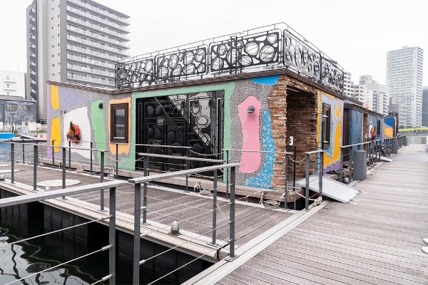 寺田倉庫が水上ホテルをオープン 倉庫裏 で滞在型観光を訴求 日経クロストレンド 寺田倉庫が水上ホテルをオープン 倉庫裏 で滞在型観光を訴求 日経クロストレンド