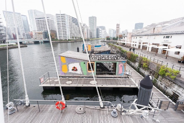 寺田倉庫が水上ホテルをオープン 倉庫裏 で滞在型観光を訴求 日経クロストレンド 寺田倉庫が水上ホテルをオープン 倉庫裏 で滞在型観光を訴求 日経クロストレンド