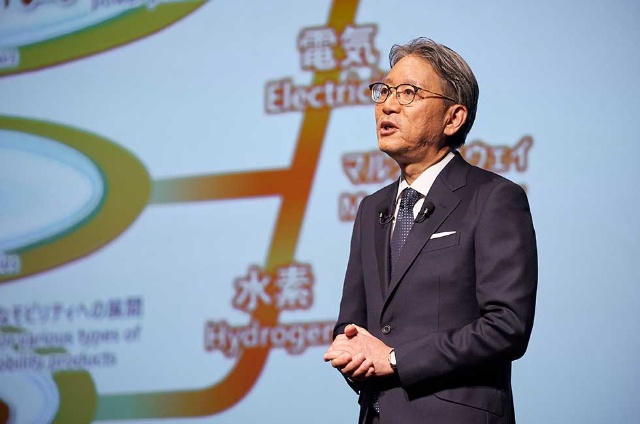 ホンダ車からエンジンは消えるのか 会見で語られた新社長の思い 日経クロストレンド ホンダ車からエンジンは消えるのか 会見で語られた新社長の思い 日経クロストレンド