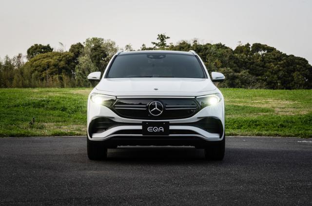 ベンツの電気自動車 Eqa が640万円で大人気 サブスク利用も 日経クロストレンド ベンツの電気自動車 Eqa が640万円で大人気 サブスク利用も 日経クロストレンド