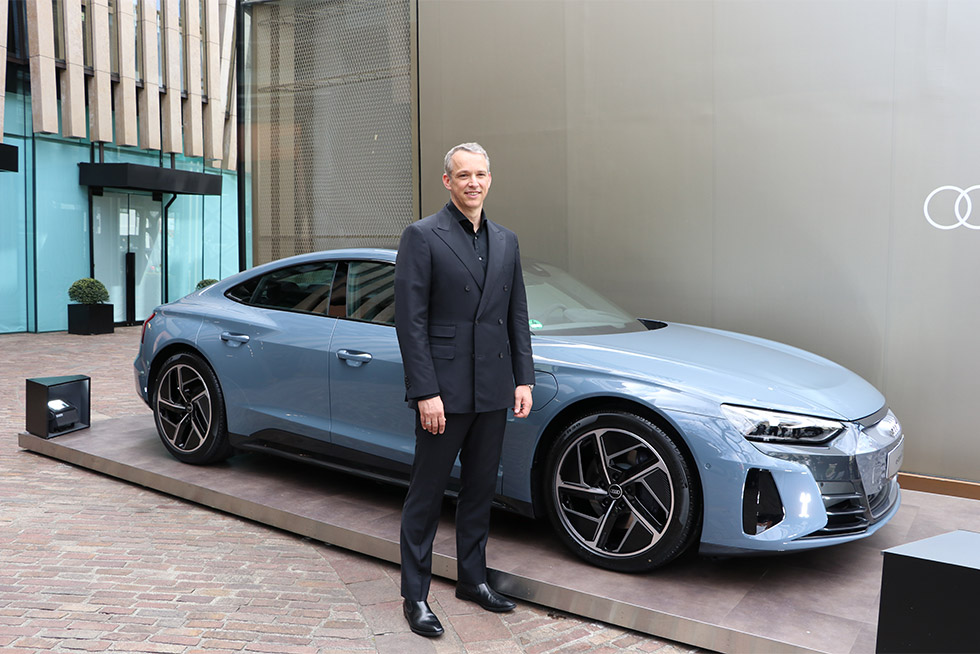 21年4月6日にお披露目された「Audi e-tron GT」はドイツ本国仕様。日本仕様はこれからとなる