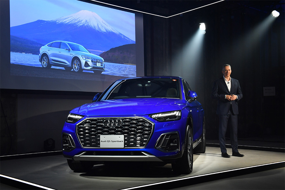 アウディのミドルsuv Q5 クーペスタイル発売で販売増へ 日経クロストレンド