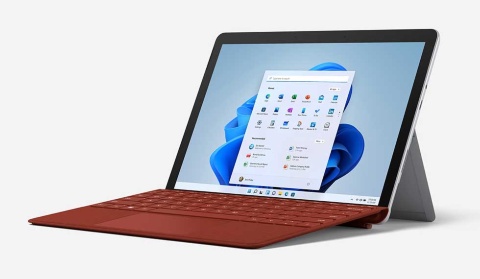 10.5型ディスプレー搭載の小型モデル「Surface Go 3」。キーボードカバーはオプション