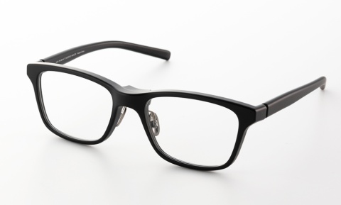 姿勢や集中力といった心身の状態を可視化できるジンズの眼鏡型デバイス「JINS MEME」。外観は普通の眼鏡と変わらない
